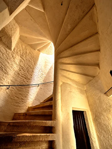 Escalier à vis de la tour — Gîte 4 personnes